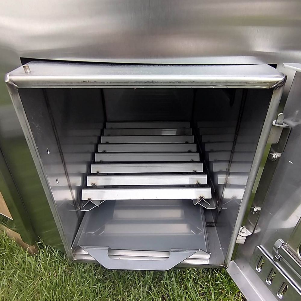 BHT's 8 person tub with int. burner - warriorgarden