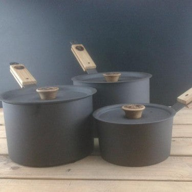 Spun iron saucepan set (6″, 7″, 8″) with oak lids and handles