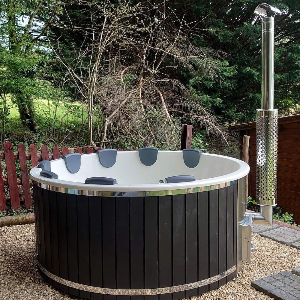 BHT's 8 person tub with int. burner - warriorgarden