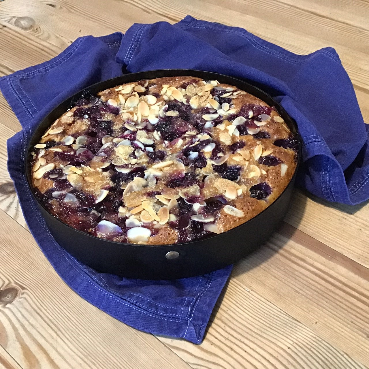 8.5" Black Iron Cake Tin - warriorgarden