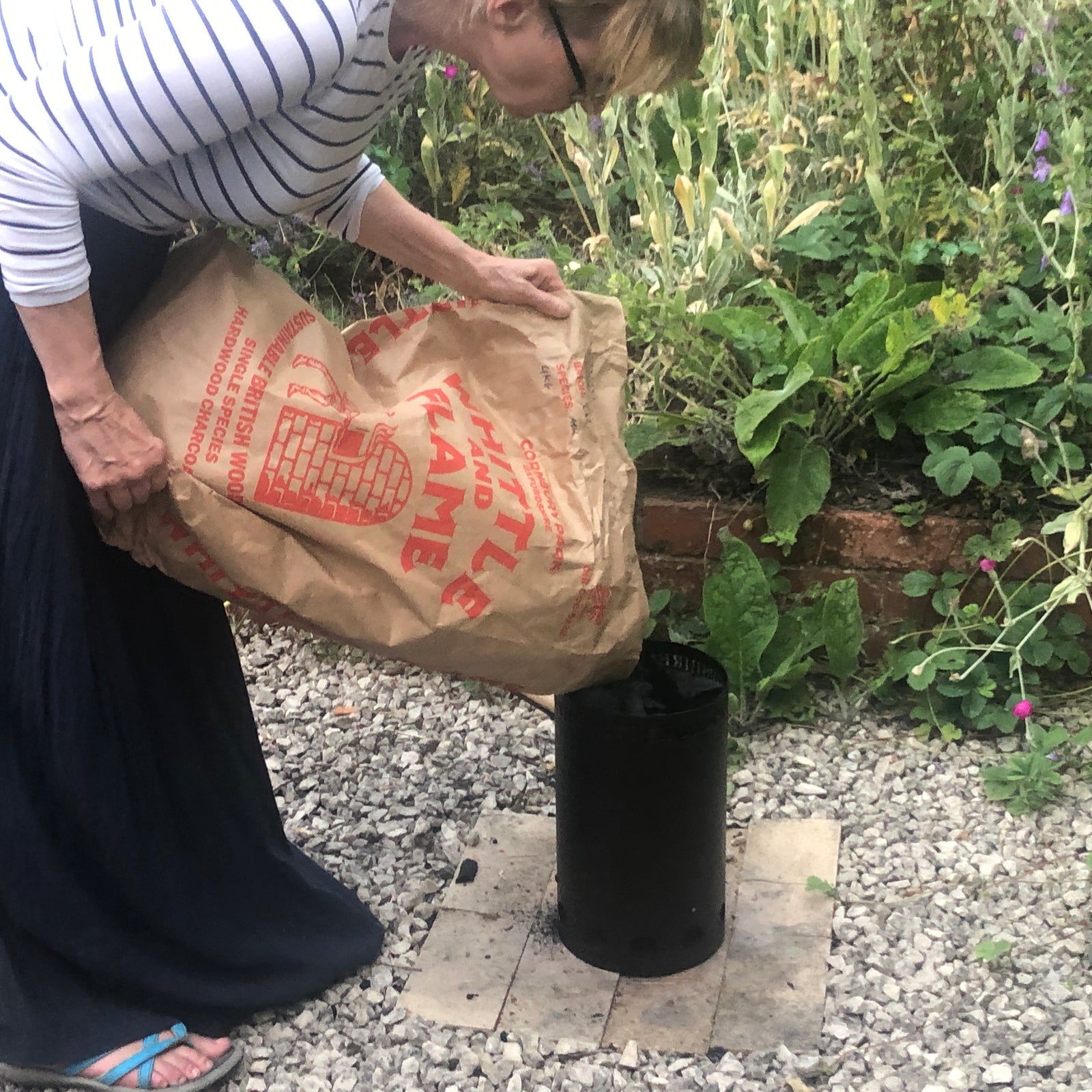 Charcoal Chimney with Oak Handle - warriorgarden