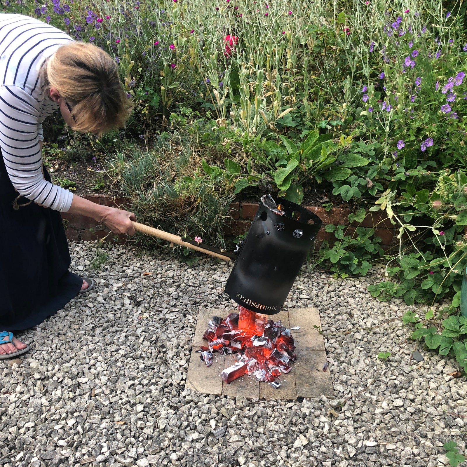 Charcoal Chimney with Oak Handle - warriorgarden