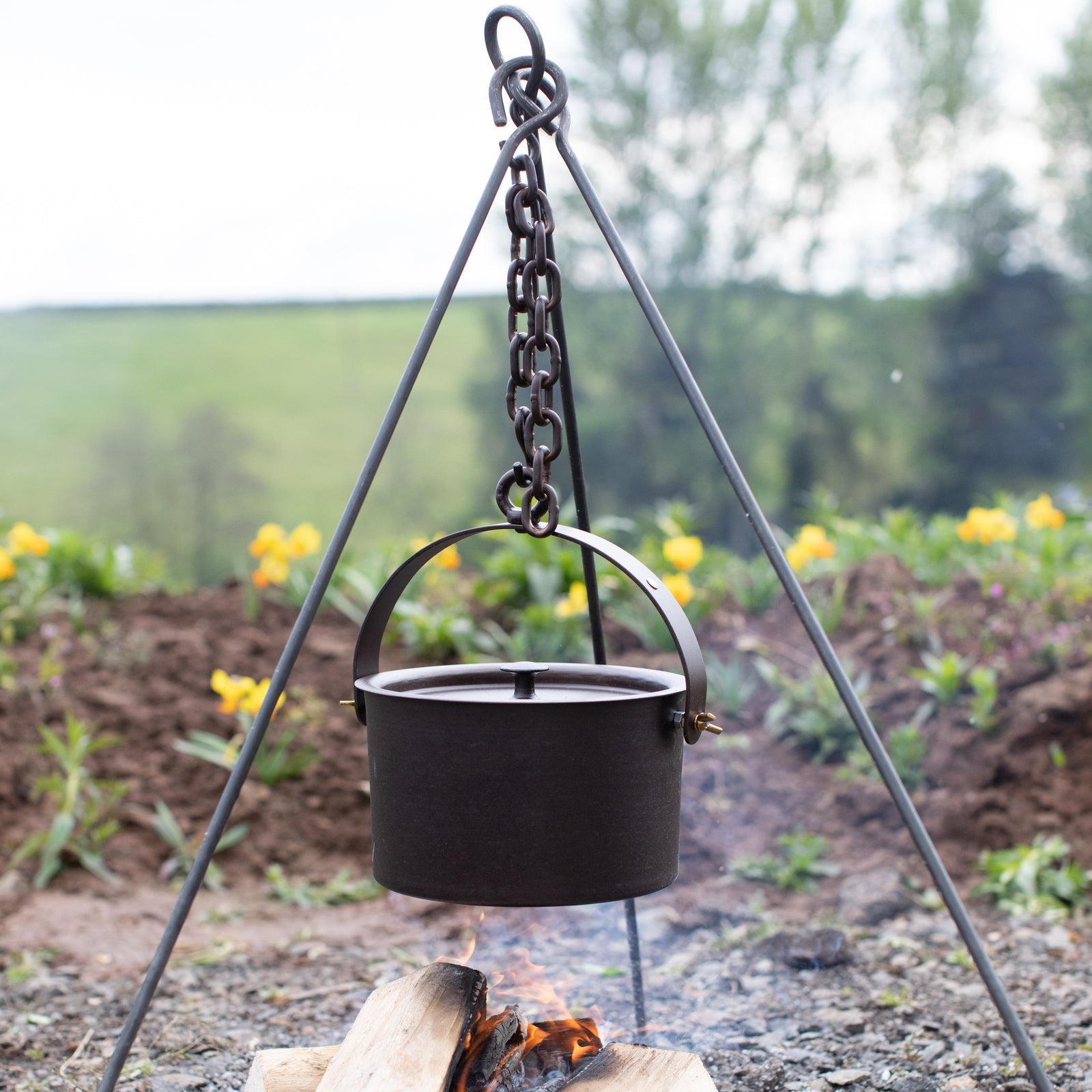 Chitty Irons cooking tripod and chain - warriorgarden
