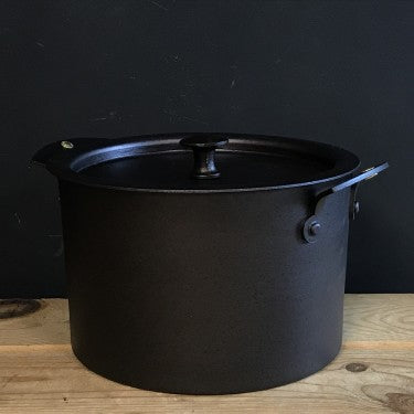 British‑made small stock pot for fire or induction cooking