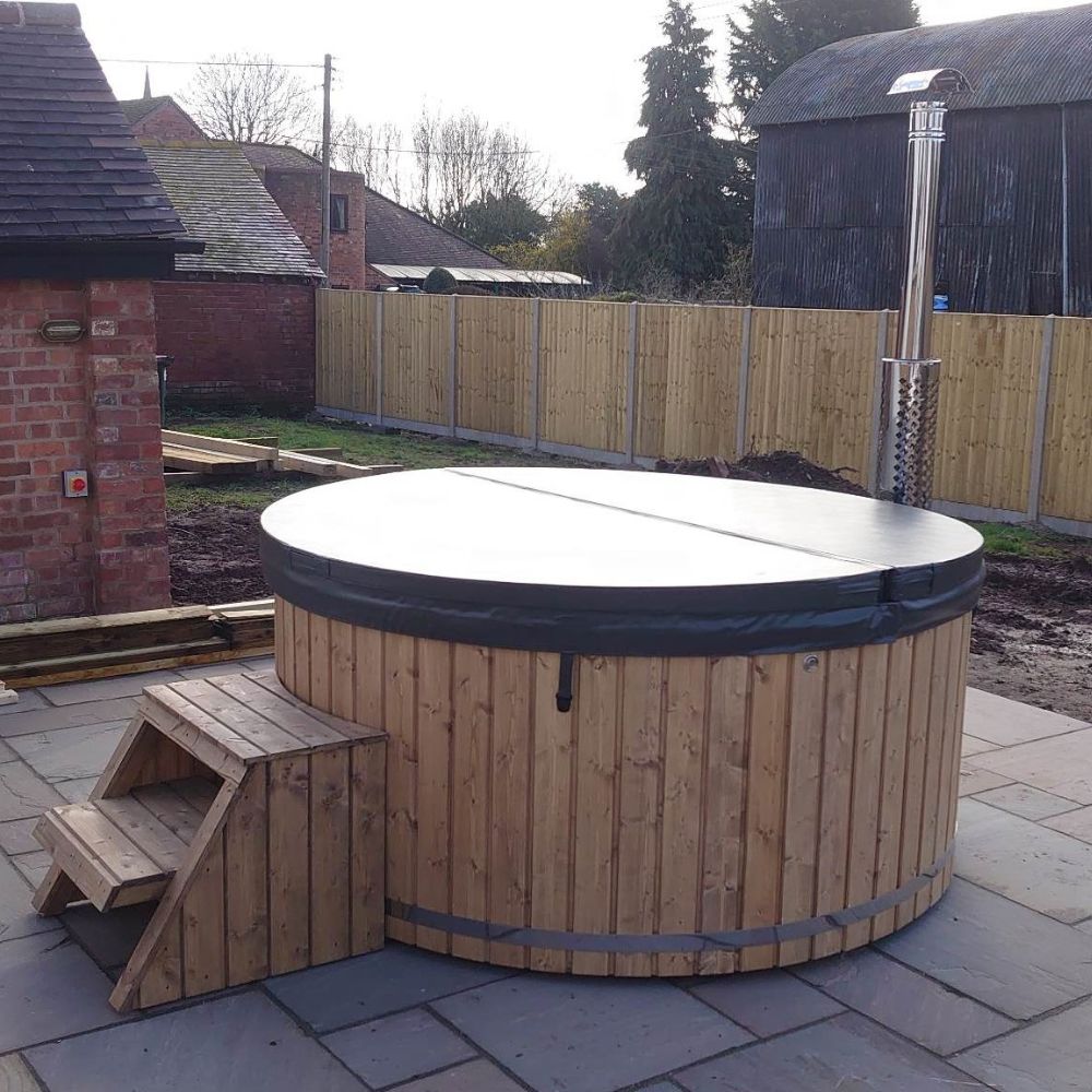 BHT's 8 person tub with int. burner - warriorgarden