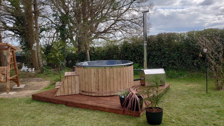 BHT's 4-6 person tub with ext. burner - warriorgarden