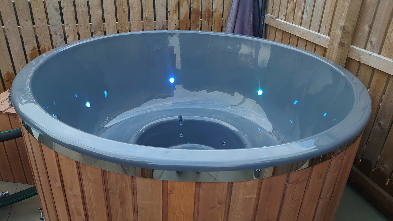 BHT's 4-6 person tub with ext. burner - warriorgarden