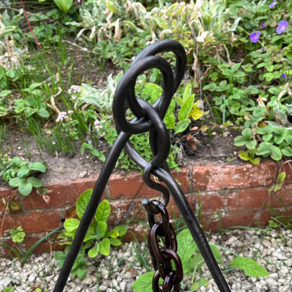 Chitty Irons cooking tripod and chain - warriorgarden
