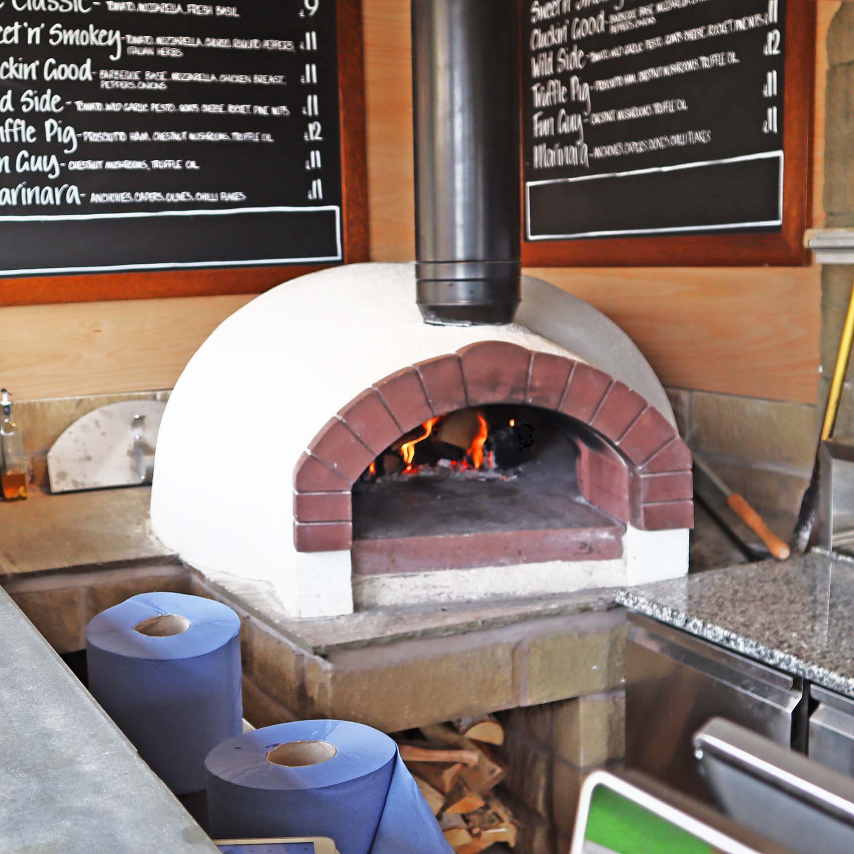 Igneus Ceramiko Pro 1200 Wood Fired Pizza Oven - warriorgarden