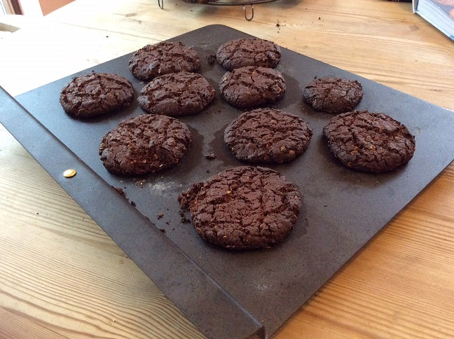 Heavy-Duty Black Iron Baking Sheet - warriorgarden