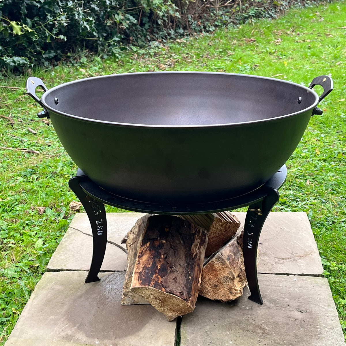 Spun Iron Cauldron & Stand - warriorgarden